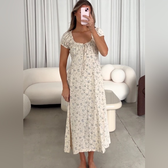 Worth Collective Dresses & Skirts - Worth Collective Marley Floral Print Cottage Midi Dress Ivory Blue Sz M
